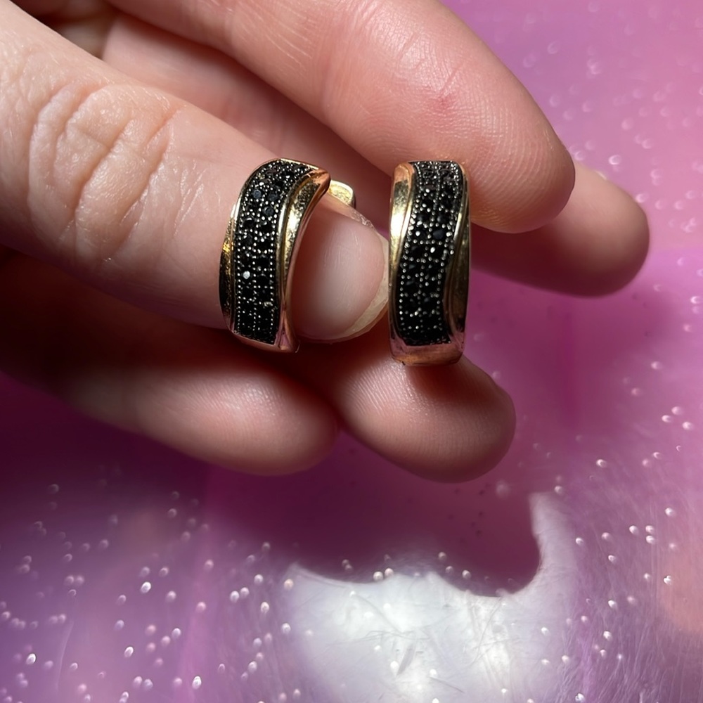 Black and gold hoops